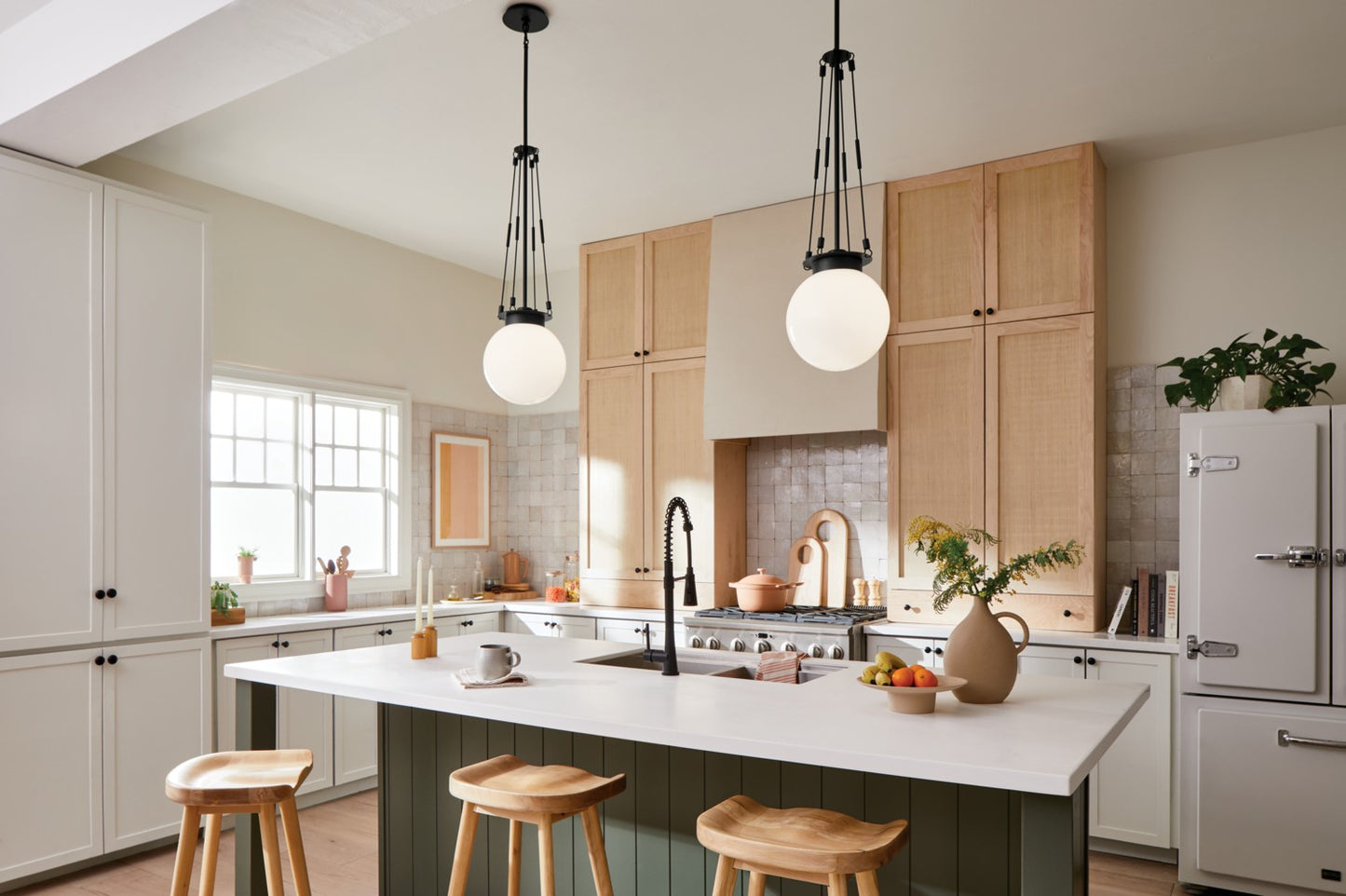 Kichler-52582BK|ALT|1