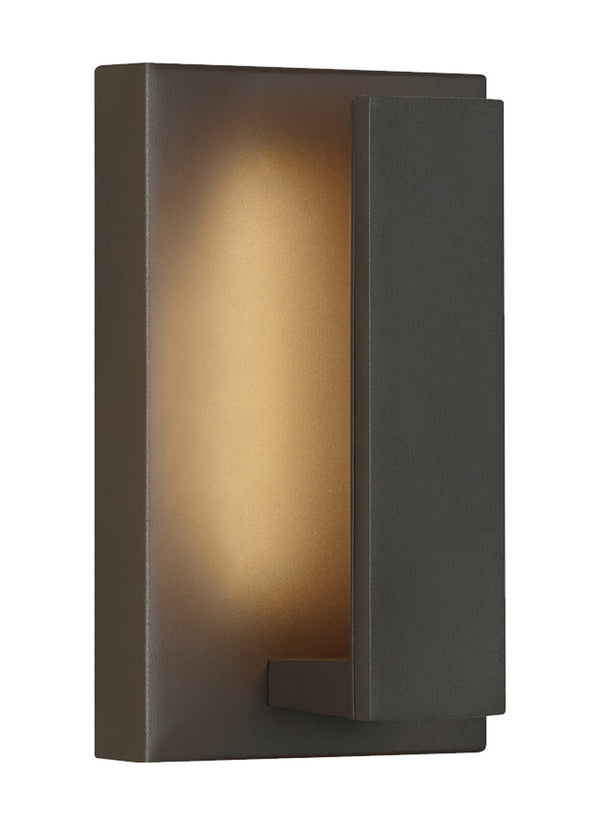 Nate Outdoor (Wet) Wall Lantern by Visual Comfort Modern