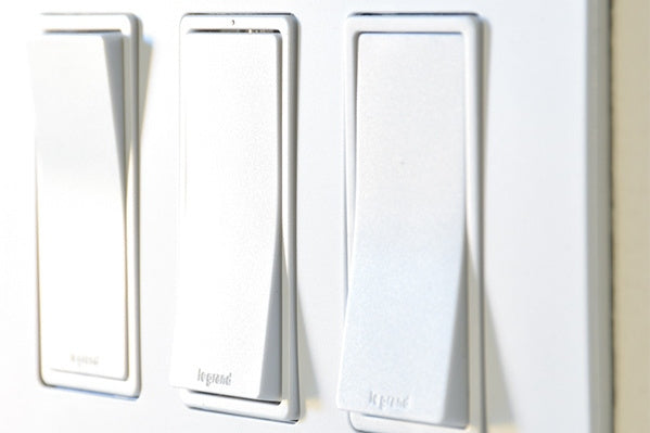 Legrand-TM870W|ALT|2