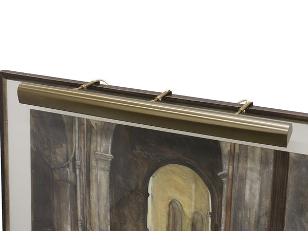 Classic Traditional Picture Light by House of Troy