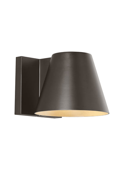 Bowman Outdoor (Wet) Wall Lantern by Visual Comfort Modern