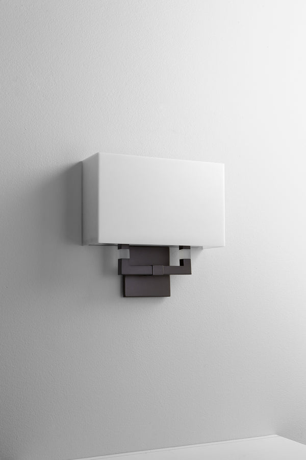 CHAMELEON Outdoor (Damp) Sconce by Quorum