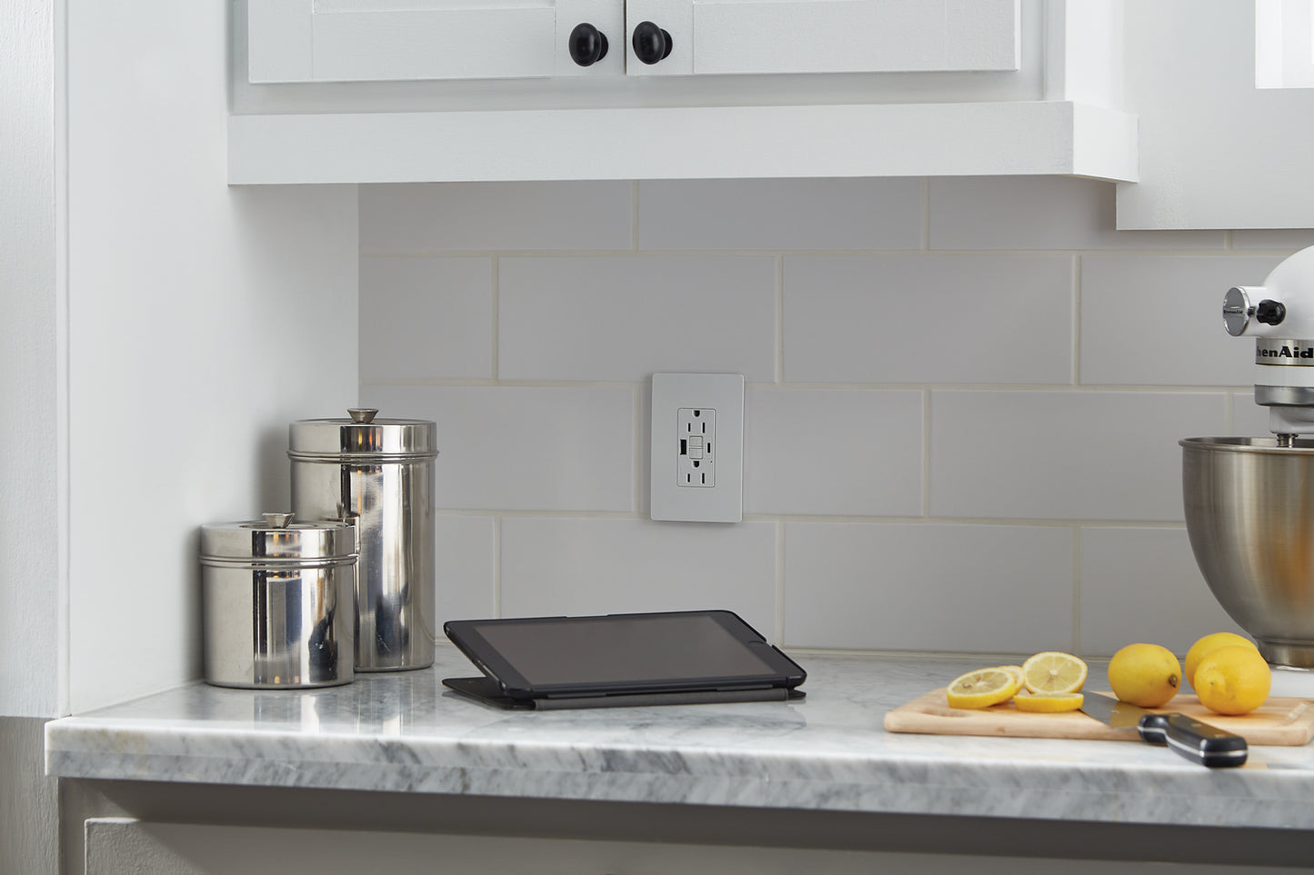 Legrand-1597TRUSBACW|ALT|8